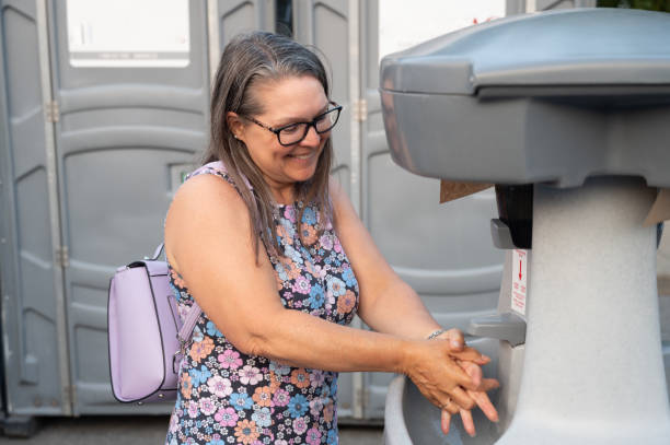 Portable Toilet Options We Offer in West Park, CA
